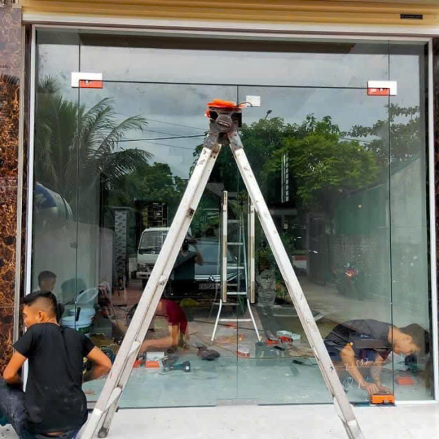 Sửa chữa cửa kính văn phòng