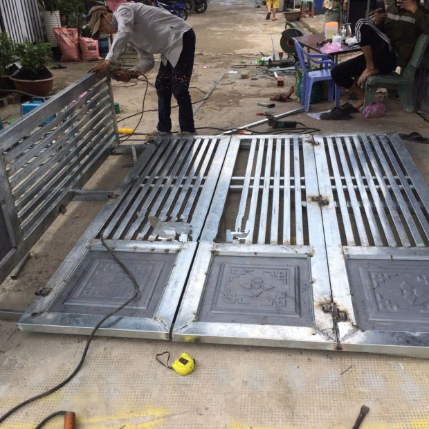 Nhận Sửa chữa và làm mới cửa sắt tại nhà 